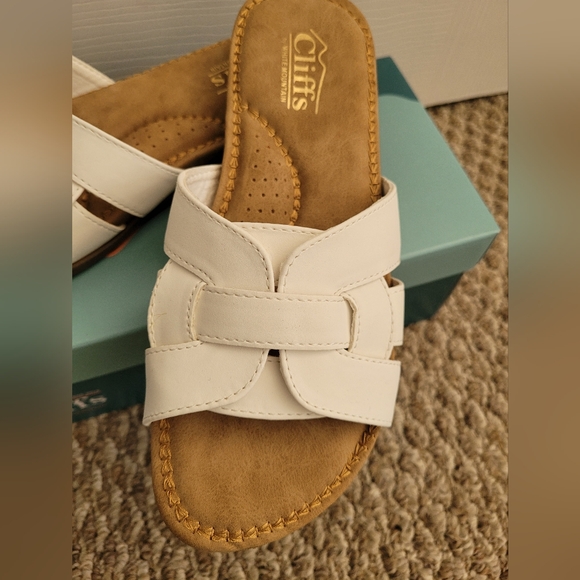 Cliffs Sandals - Picture 2 of 4